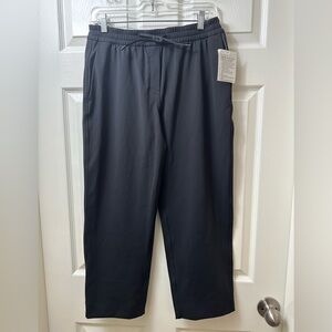 Tapered Leg Mid Rise Crop Womens Size Small NWT